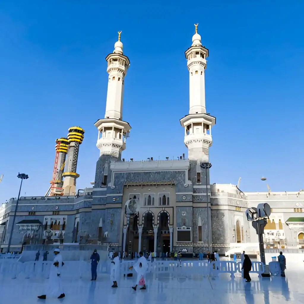 14 Nights 4 Star July Umrah Package